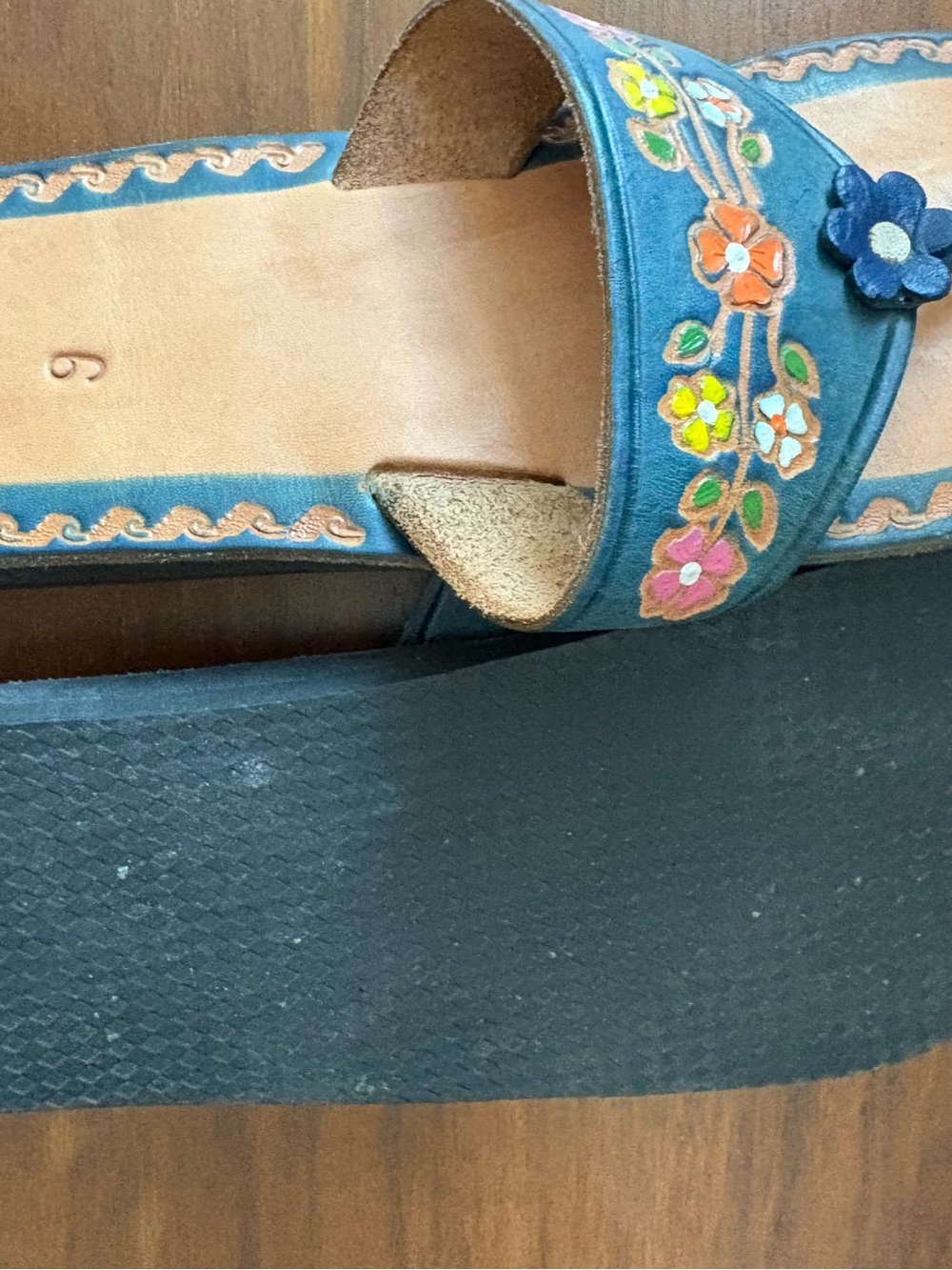 New boho leather flower summer sandal. - Picture 3 of 5